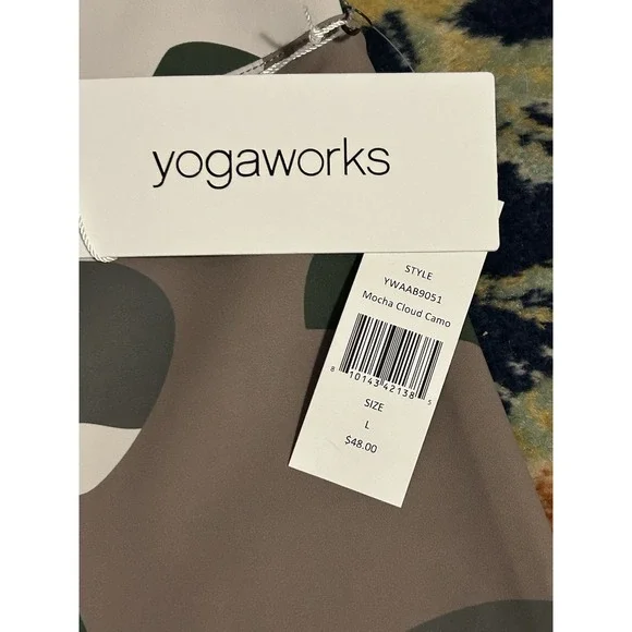Yogaworks‎ Camo Athletic Shorts NWT(MSRP $48) - Picture 3 of 5